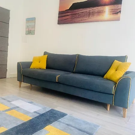 Apartment Sandleigh