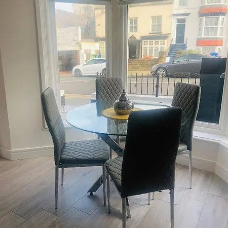Sandleigh Apartment