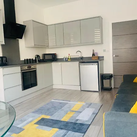 Apartment Sandleigh